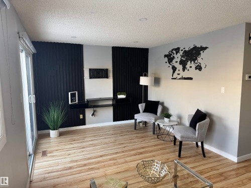 16487 115 Street, Edmonton, AB - Indoor Photo Showing Kitchen