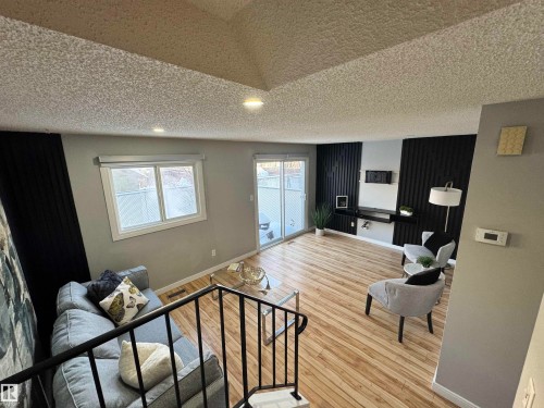 16487 115 Street, Edmonton, AB - Indoor Photo Showing Kitchen With Upgraded Kitchen