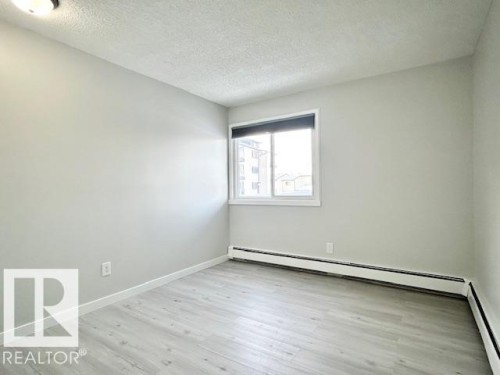 215 600 Kirkness Road, Edmonton, AB - Indoor Photo Showing Other Room