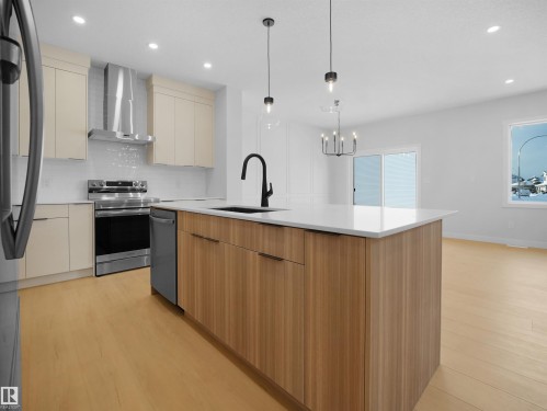 15180 28 Street, Edmonton, AB - Indoor Photo Showing Kitchen With Upgraded Kitchen