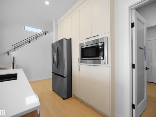 15180 28 Street, Edmonton, AB - Indoor Photo Showing Kitchen