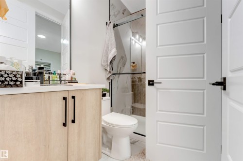 16916 47 Street, Edmonton, AB - Indoor Photo Showing Bathroom