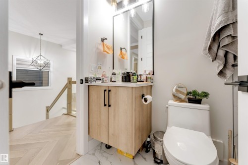 16916 47 Street, Edmonton, AB - Indoor Photo Showing Bathroom