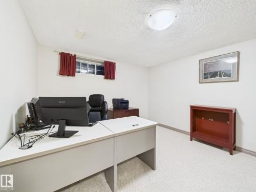 92 Dufferin Street, St. Albert, AB - Indoor Photo Showing Office