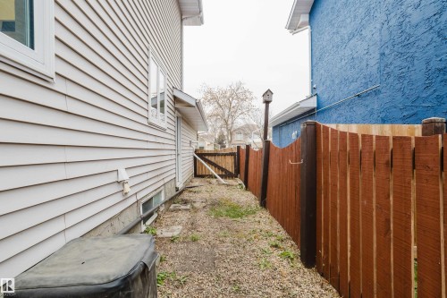 92 Dufferin Street, St. Albert, AB - Outdoor With Exterior