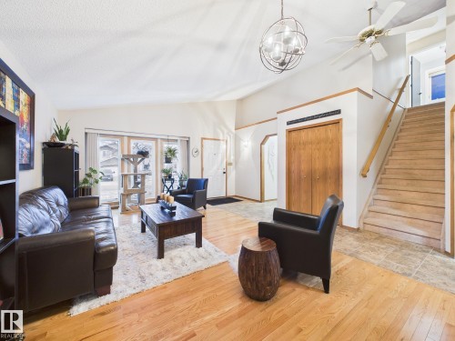 92 Dufferin Street, St. Albert, AB - Indoor