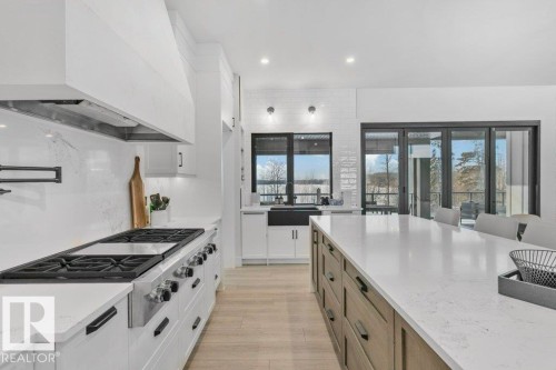 42 2307 Twp Road 522, Rural Parkland County, AB - Indoor Photo Showing Kitchen With Upgraded Kitchen