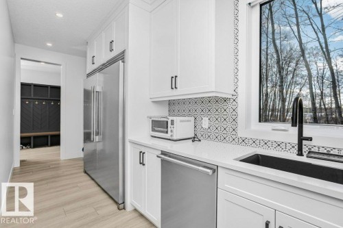 42 2307 Twp Road 522, Rural Parkland County, AB - Indoor Photo Showing Kitchen