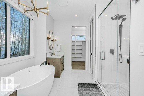 42 2307 Twp Road 522, Rural Parkland County, AB - Indoor Photo Showing Bathroom