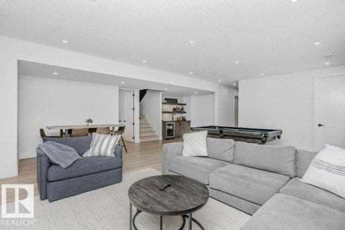 42 2307 Twp Road 522, Rural Parkland County, AB - Indoor Photo Showing Living Room