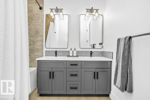 42 2307 Twp Road 522, Rural Parkland County, AB - Indoor Photo Showing Bathroom