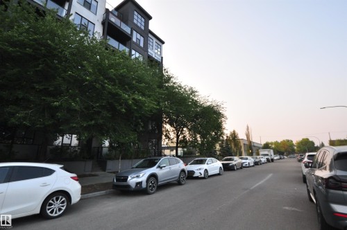 407 10518 113 Street, Edmonton, AB - Outdoor