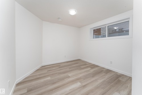 13307 116 Avenue, Edmonton, AB - Indoor Photo Showing Other Room