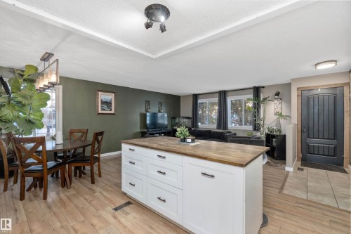 33 Wild Hay Drive, Devon, AB - Indoor Photo Showing Dining Room