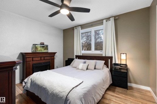 33 Wild Hay Drive, Devon, AB - Indoor Photo Showing Bedroom