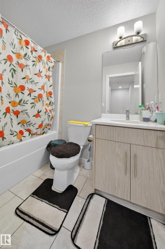 11 3025 151 Avenue, Edmonton, AB - Indoor Photo Showing Bathroom