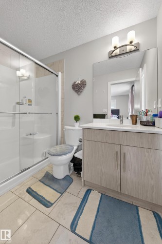 11 3025 151 Avenue, Edmonton, AB - Indoor Photo Showing Bathroom