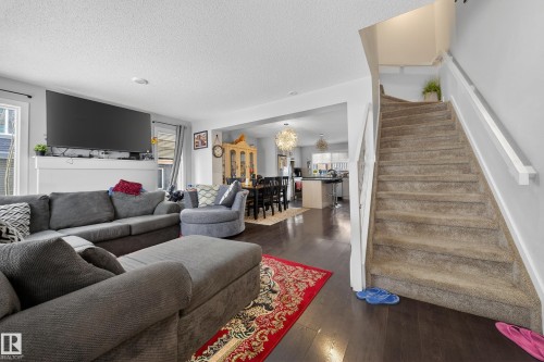 11 3025 151 Avenue, Edmonton, AB - Indoor Photo Showing Living Room