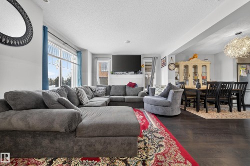 11 3025 151 Avenue, Edmonton, AB - Indoor Photo Showing Living Room