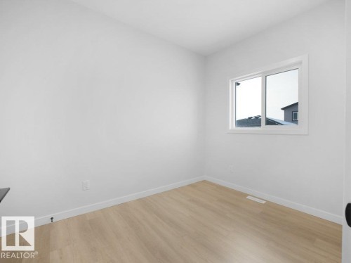 260 24 St Sw, Edmonton, AB - Indoor Photo Showing Other Room