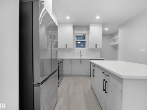 3331 Roy Brown Way, Edmonton, AB - Indoor Photo Showing Kitchen