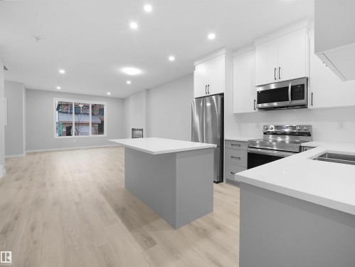 3272 Dallas Schmidt Drive, Edmonton, AB - Indoor Photo Showing Kitchen With Double Sink With Upgraded Kitchen