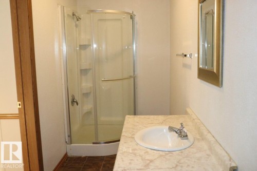 4824 52 Street, Lougheed, AB 