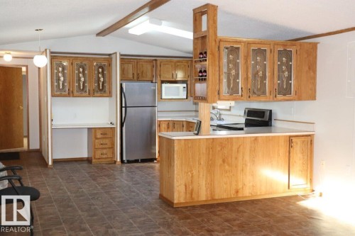 4824 52 Street, Lougheed, AB - Indoor Photo Showing Kitchen