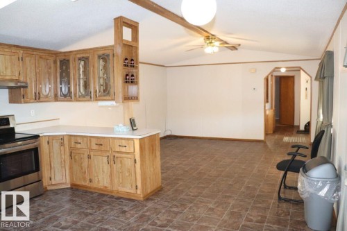 4824 52 Street, Lougheed, AB - Indoor Photo Showing Kitchen