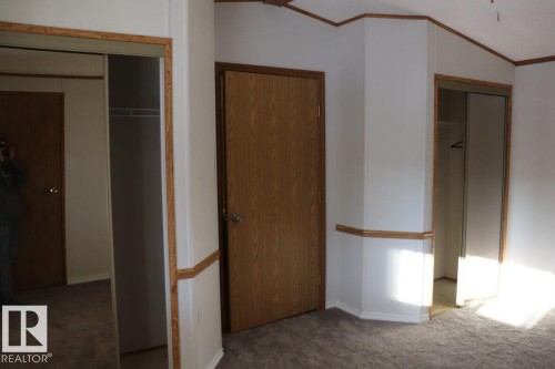 4824 52 Street, Lougheed, AB - Indoor Photo Showing Other Room