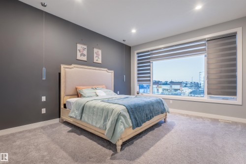2118 Cavanagh Drive, Edmonton, AB - Indoor Photo Showing Bedroom