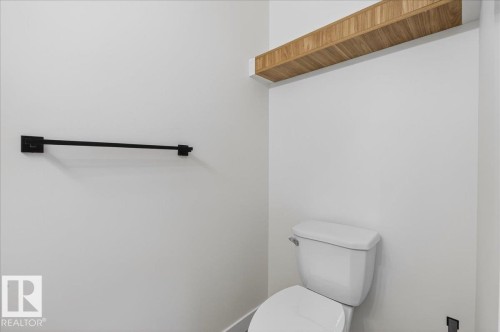 131 Creekside Lane, Leduc, AB - Indoor Photo Showing Bathroom