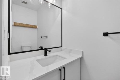 131 Creekside Lane, Leduc, AB - Indoor Photo Showing Bathroom