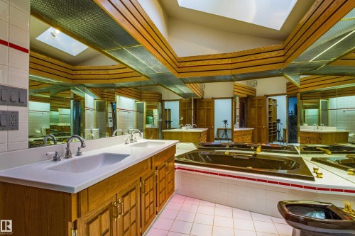 3550 199 Street Nw, Edmonton, AB - Indoor