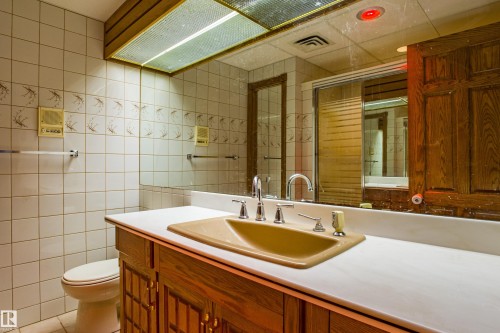 3550 199 Street Nw, Edmonton, AB - Indoor Photo Showing Bathroom