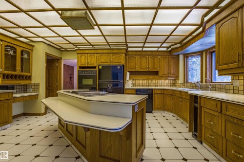 3550 199 Street Nw, Edmonton, AB - Indoor Photo Showing Kitchen