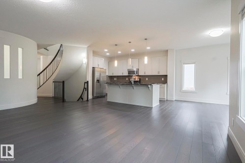 3167 Winspear Crescent Sw, Edmonton, AB - Indoor Photo Showing Kitchen With Upgraded Kitchen