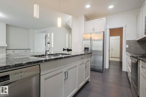 3167 Winspear Crescent Sw, Edmonton, AB - Indoor Photo Showing Kitchen With Double Sink With Upgraded Kitchen