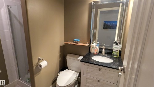 13817 131A Avenue, Edmonton, AB - Indoor Photo Showing Bathroom