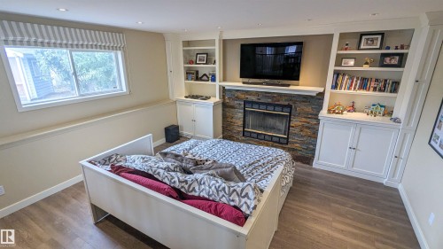 13817 131A Avenue, Edmonton, AB - Indoor With Fireplace