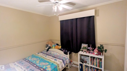 13817 131A Avenue, Edmonton, AB - Indoor Photo Showing Bedroom