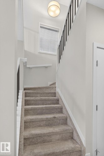 9125 Pear Drive, Edmonton, AB - Indoor Photo Showing Other Room