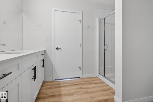 9125 Pear Drive, Edmonton, AB - Indoor Photo Showing Other Room