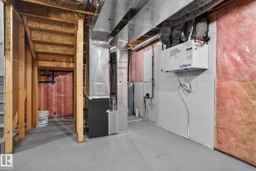 9125 Pear Drive, Edmonton, AB - Indoor Photo Showing Basement