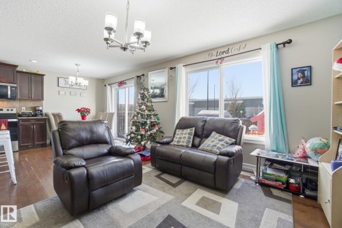 16734 122A Street, Edmonton, AB - Indoor Photo Showing Living Room
