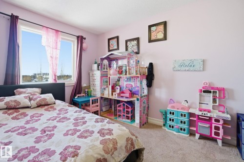 16734 122A Street, Edmonton, AB - Indoor Photo Showing Bedroom