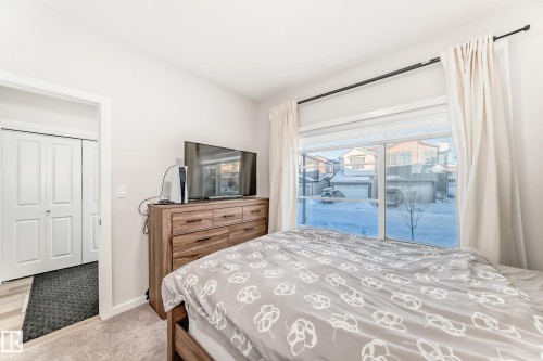 332 29 Street, Edmonton, AB - Indoor Photo Showing Bedroom