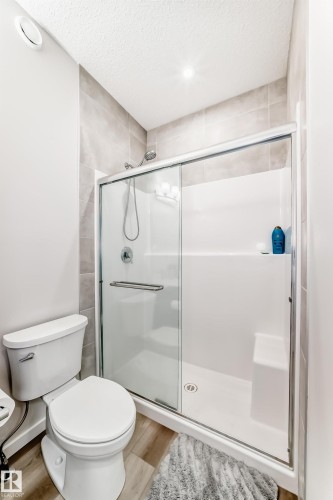 332 29 Street, Edmonton, AB - Indoor Photo Showing Bathroom