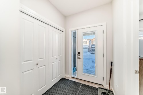 332 29 Street, Edmonton, AB - Indoor Photo Showing Other Room