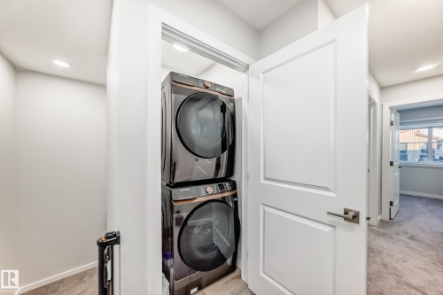 332 29 Street, Edmonton, AB - Indoor Photo Showing Laundry Room